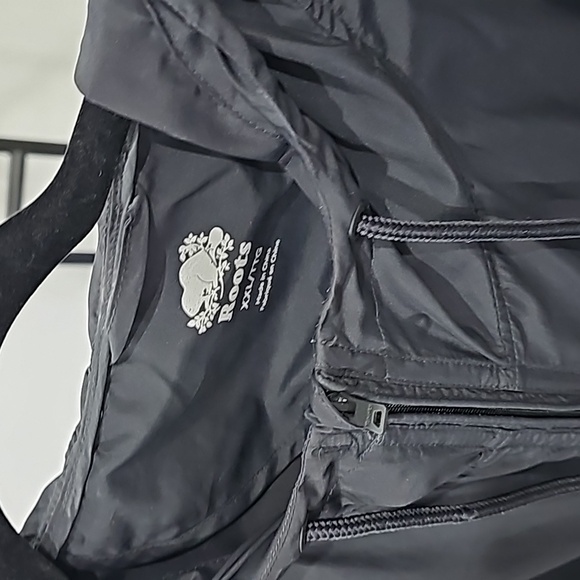 ROOTS WINDBREAKER - Picture 2 of 3